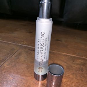 Urban decay self adjusting primer
